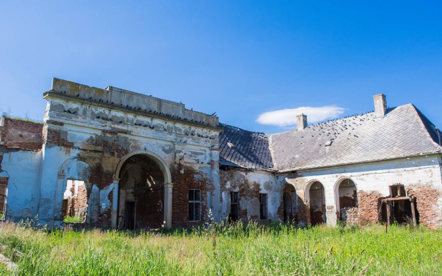 Castelul Tholdalagi, Corunca, Romania, Romania